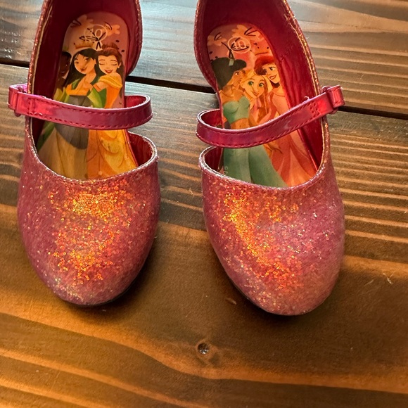 10T Disney princess pink heels. Good condition. Wear and tear shown. - Picture 3 of 4